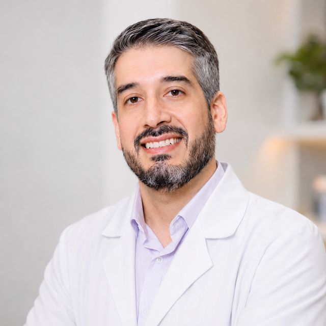 Dr. Alfredo Meza, cardiólogo